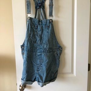 GAP DENIM SHORT OVERALLS